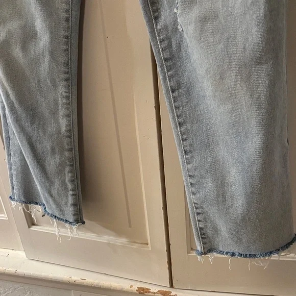 Kensie The Allie High Rise Straight Jeans with Frayed Hem - Picture 4 of 6